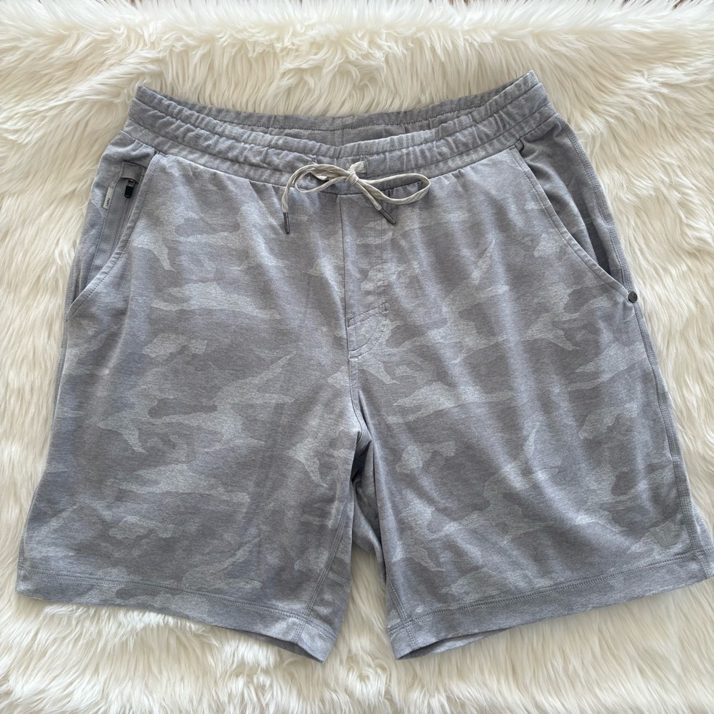 Vuori Men’s Ponto Performance Shorts - Light Gray Camo - SM
